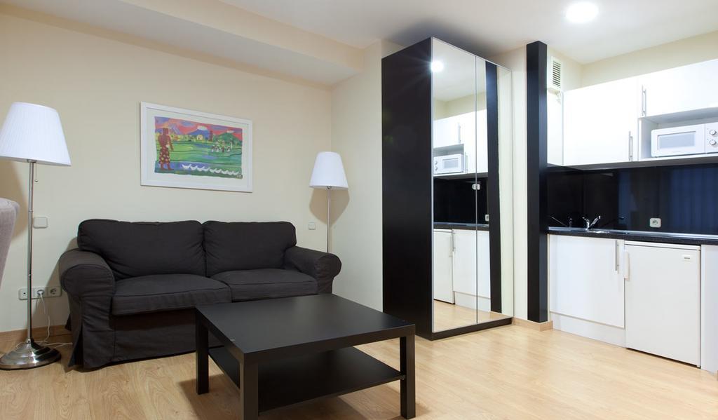 Apartamentos Centro Colon Madrid Esterno foto