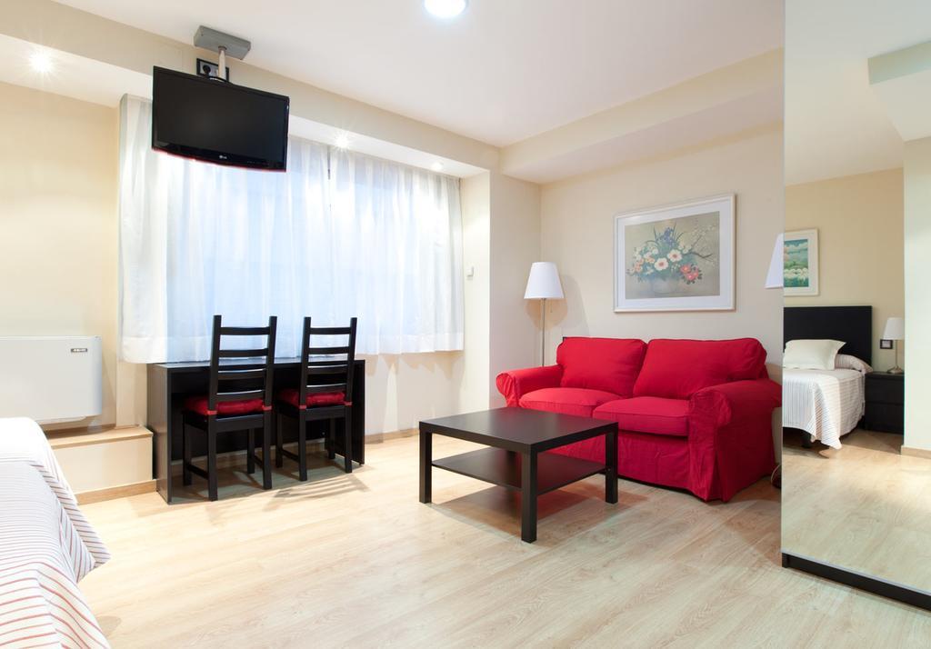Apartamentos Centro Colon Madrid Esterno foto