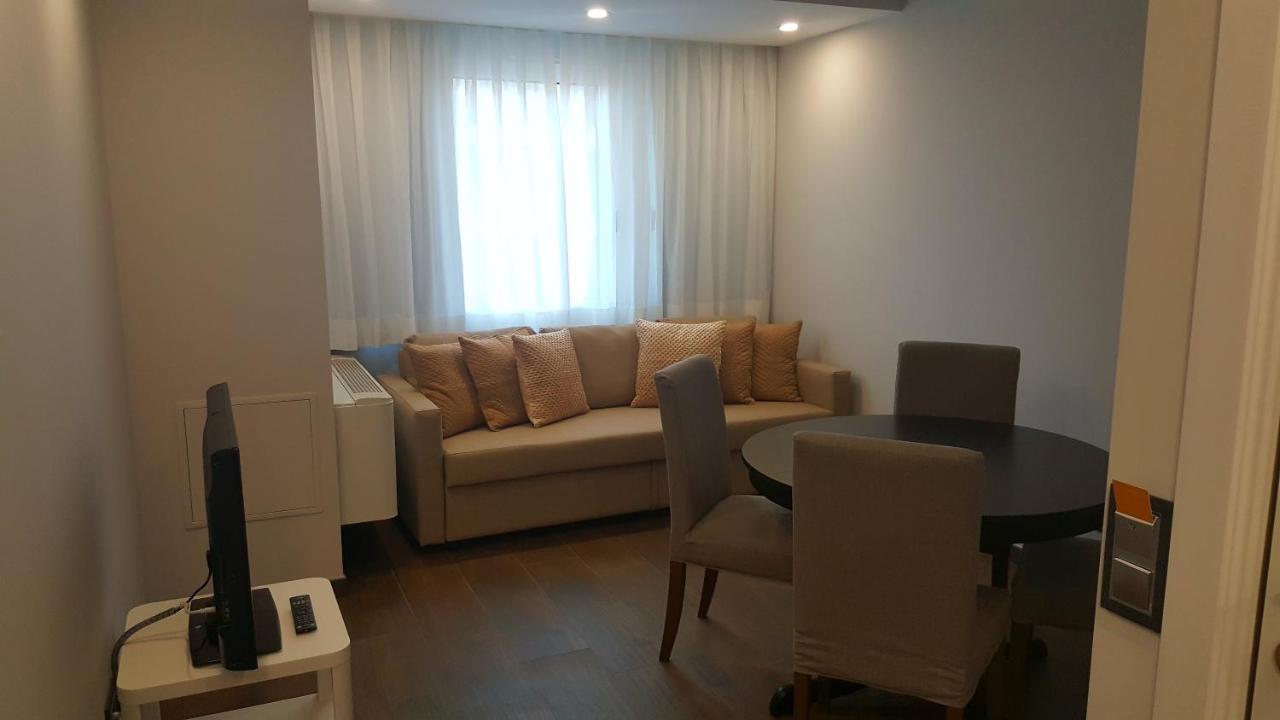 Apartamentos Centro Colon Madrid Esterno foto